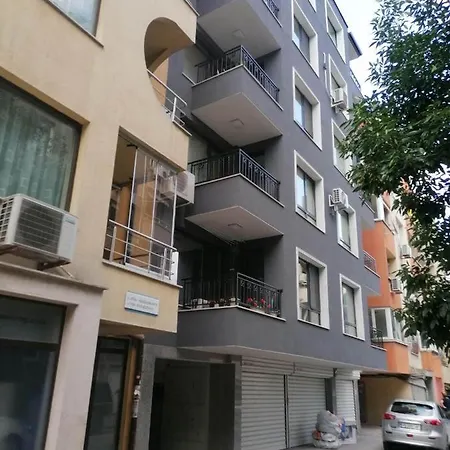 شقة Modern 1br With Cinema Couch 65 Inch Tv & Free Street Parking *