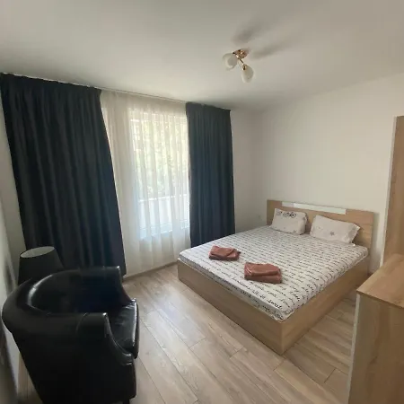Apartman Modern 1br With Cinema Couch 65 Inch Tv & Free Street Parking