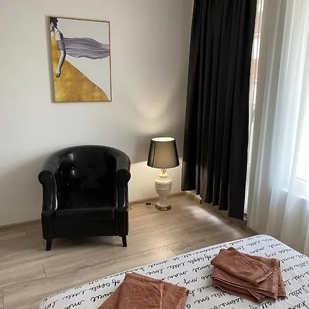 アパート Modern 1br Apart With Cinema Couch 65 Inch Tv & Free Street Parking プロヴディフ